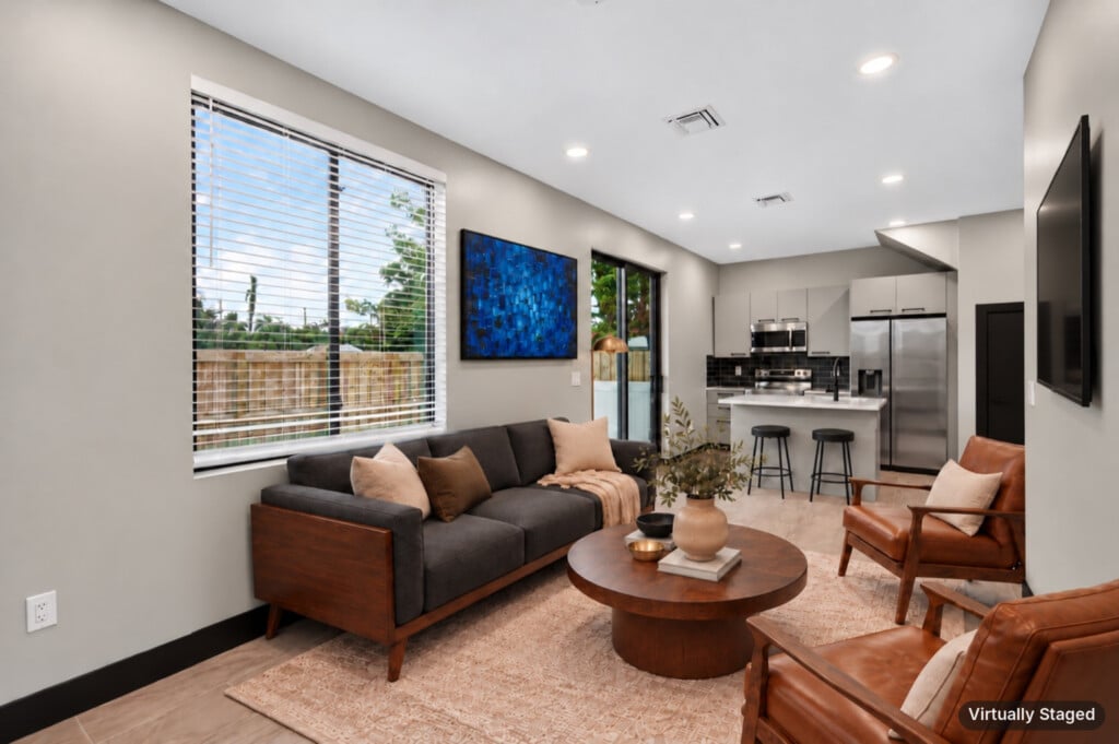 3541 NE 13th Ave, Unit A — dining area