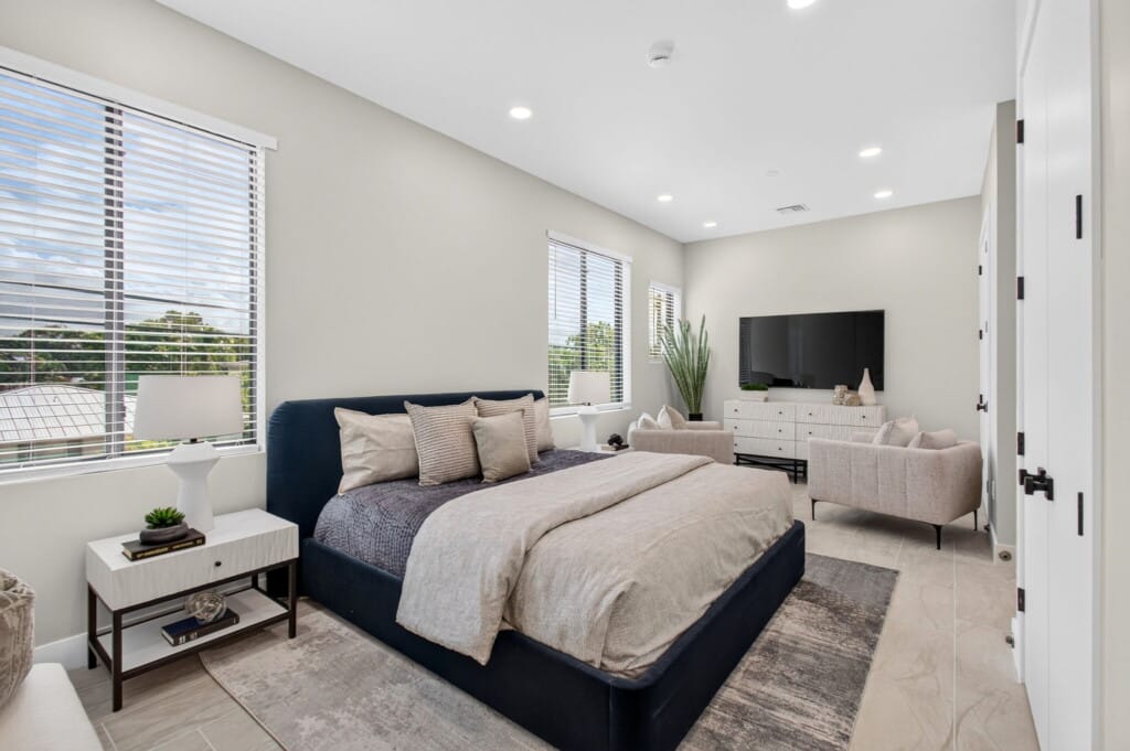 3541 NE 13th Ave, Unit B — bedroom, staged