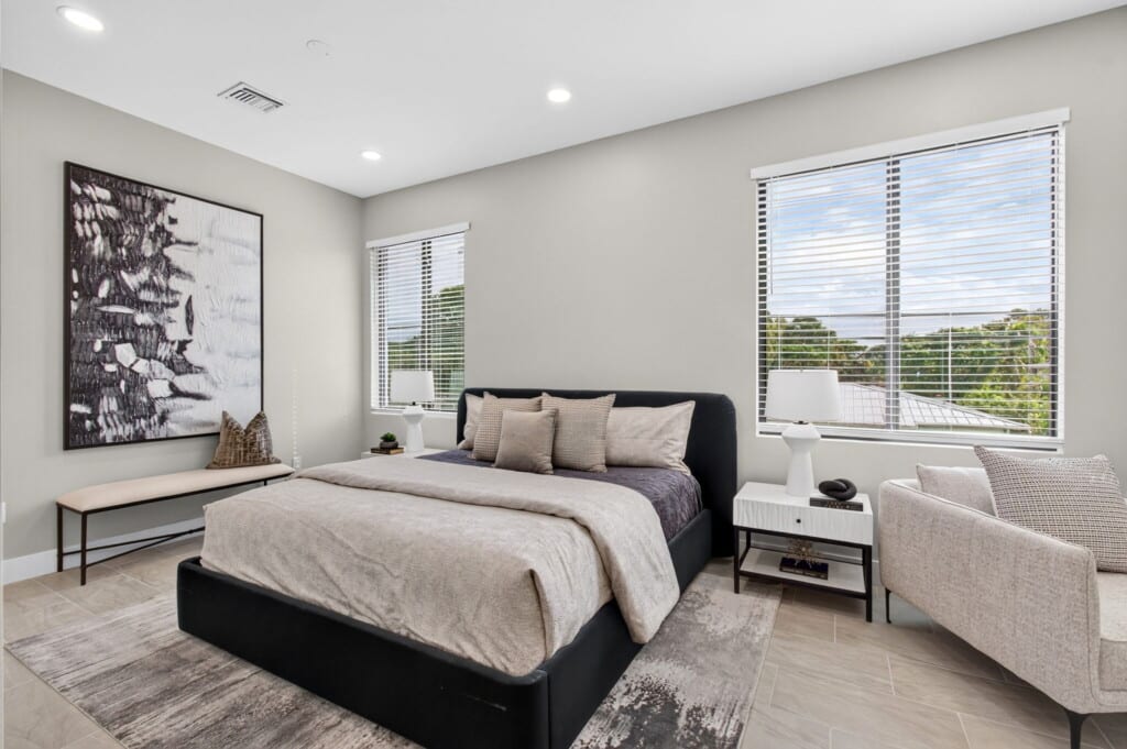 3541 NE 13th Ave, Unit B — main suite