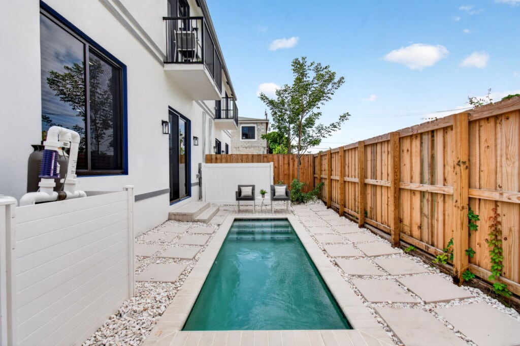 3541 NE 13th Ave, Unit B · Private plunge pool