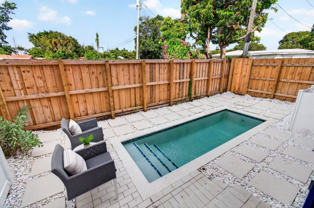 3541 NE 13th Ave, Unit B · Pool and backyard