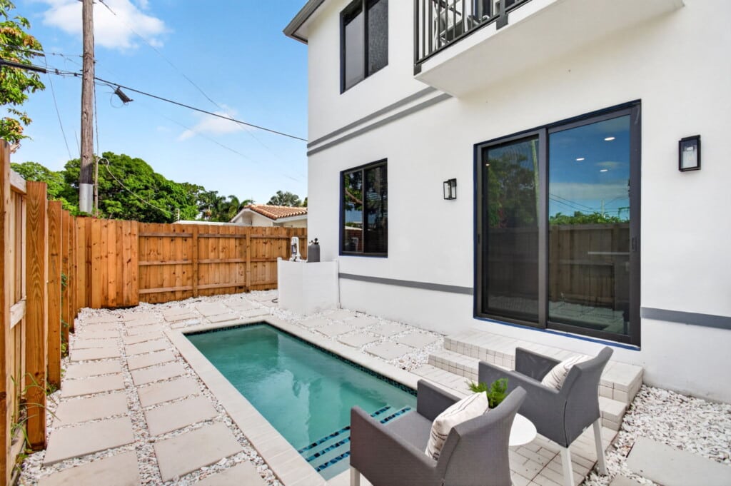 3541 NE 13th Ave, Unit B — private plunge pool and backyard