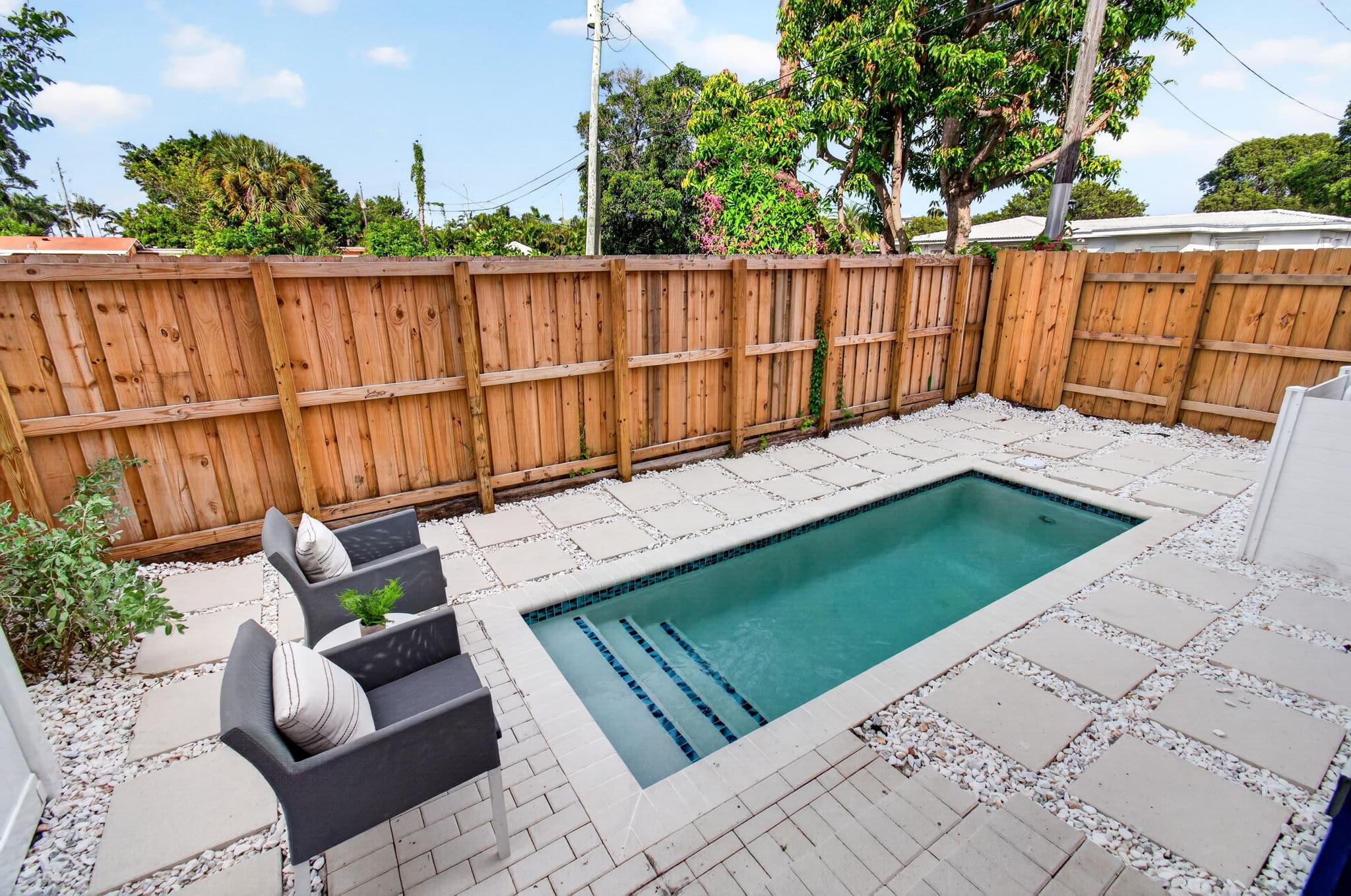 3541 NE 13th Ave, Unit B — pool and backyard