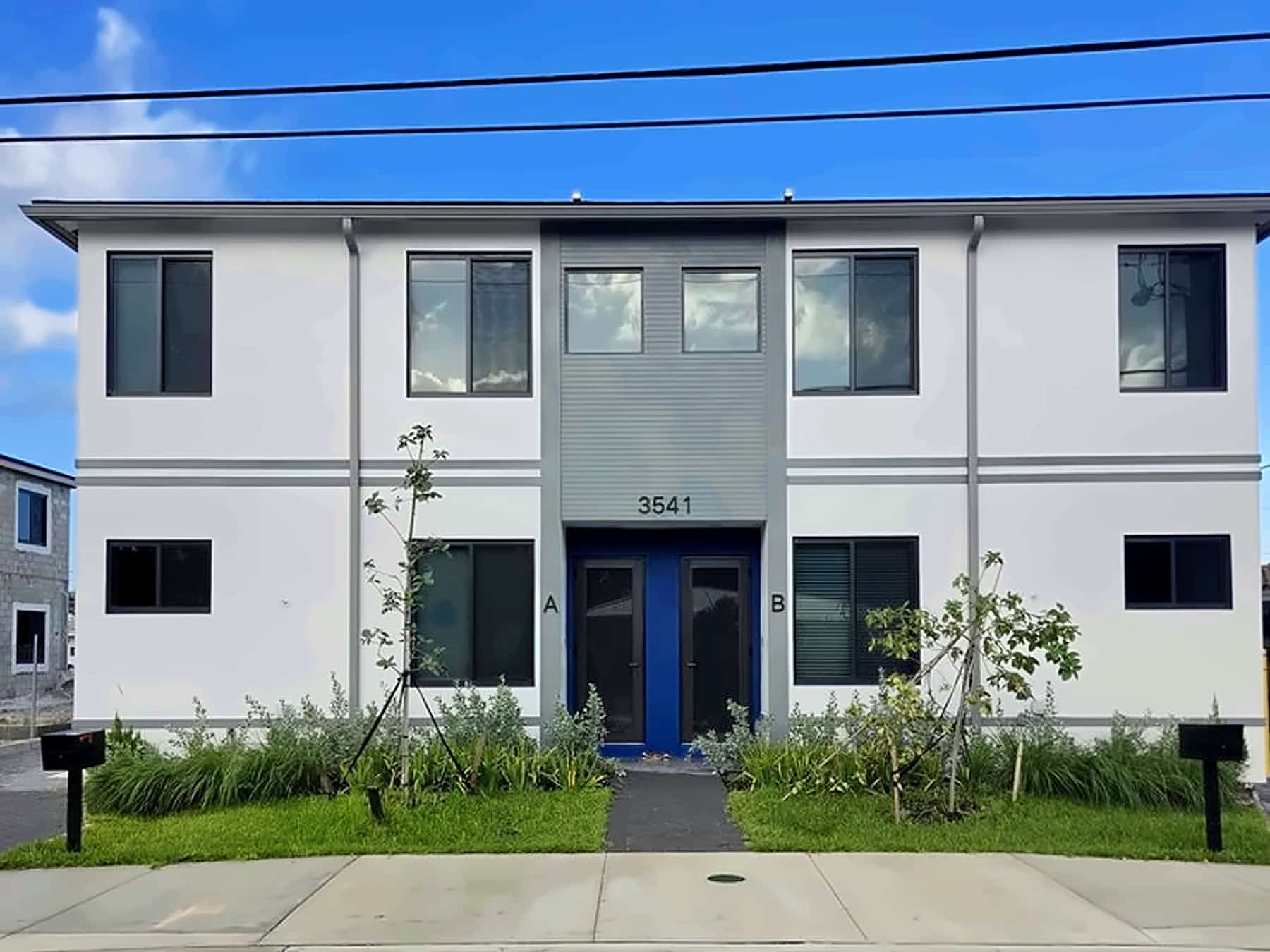 3541 NE 13th Ave, — both front doors, Unit A left and Unit B right